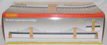 Load image into Gallery viewer, Hornby R8008 Grand Suspension Bridge in Box HO / OO scale model railroad 1/76 C9