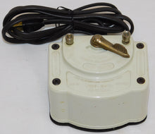 Load image into Gallery viewer, Lionel 1043-500 IVORY GIrl's Train transformer 1957-58 Works gold handle CLEAN