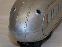 Load image into Gallery viewer, Lionel 751W Union Pacific Aluminum Articulated Streamliner set 752W 753 754 1935