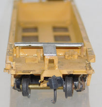 Load image into Gallery viewer, Walthers #48 Well Car assmbled weathered TT 70' Thrall Mtl Wheels HO Needs TLC