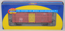 Load image into Gallery viewer, Athearn RTR 73242 HO scale Texas & Pacific 40' Stock Car #24056 T&P McHenry coupler