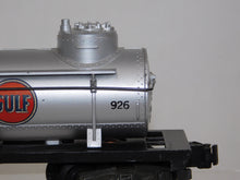 Load image into Gallery viewer, American Flyer 926 GULF OIL Triple Dome Tank Car S gauge GATX 33648 DieCast base