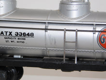 Load image into Gallery viewer, American Flyer 926 GULF OIL Triple Dome Tank Car S gauge GATX 33648 DieCast base