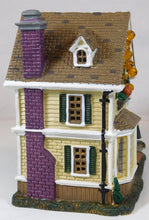 Load image into Gallery viewer, K-Line K-42432 Spookiest House on the Block O/027 for O gauge LEMAX C8 Halloween