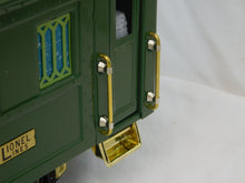 Load image into Gallery viewer, Lionel Classics 13102 13403 13407 1-381E State Passenger Set Standard Gauge engine+ 4 cars