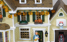 Load image into Gallery viewer, K-Line K-42432 Spookiest House on the Block O/027 for O gauge LEMAX C8 Halloween