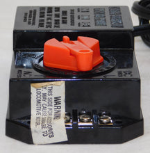 Load image into Gallery viewer, Bachmann Trains 6607 DC Power Pack Transformer HO N G C-8 starter w/accsry posts