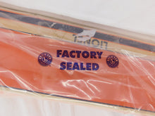 Load image into Gallery viewer, Lionel 6-15333 Norfolk & Western SIX CAR Aluminum Passenger Set Powhattan Factory SEALED