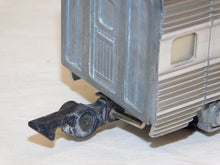 Load image into Gallery viewer, American Flyer 660 661 662 663 Aluminum Passenger Cars Metal lit com/dome/vd/obs 1950-52