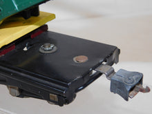 Load image into Gallery viewer, Lionel 810 Crane Derrick Big O Prewar Metal Nice restoration controls work