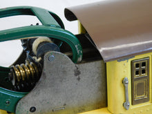 Load image into Gallery viewer, Lionel 810 Crane Derrick Big O Prewar Metal Nice restoration controls work