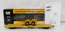 Load image into Gallery viewer, MTH 20-98796 Caterpillar O Premier Flat Car w/ CAT 966A Traxcavator #140820 1/48