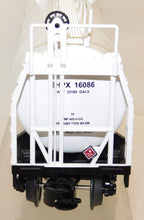Load image into Gallery viewer, MTH 20-96007 PYROFAX Gas 33K Gallon tank car SHPX 16 086 Premier 1/48 O scale