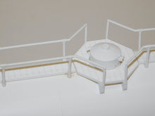 Load image into Gallery viewer, MTH 20-96007 PYROFAX Gas 33K Gallon tank car SHPX 16 086 Premier 1/48 O scale