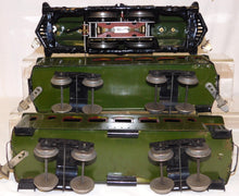 Load image into Gallery viewer, Ives #700 BOXED Standard Gauge Passenger Set 3241 Green 184 186 Clean & Running