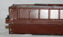 Load image into Gallery viewer, Lionel x2458 Pennsylvania DoubleDoor Automobile Mtal Boxcar EXTRA RIVET Version