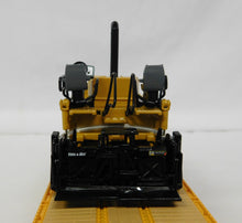 Load image into Gallery viewer, MTH 20-98795 Caterpillar Flat Car w/ die cast AP655D Asphalt Paver O 1/48 2012 Premier