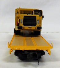 Load image into Gallery viewer, MTH 20-98650 Caterpillar Flat Car w/ diecast AD45B Articulated Truck O 1/48 Premier 2008