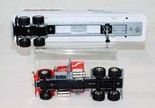 Load image into Gallery viewer, Lionel Truck 6-12833 Kenworth Roadrailer Tractor Trailer Die Cast Truck 48 Wedge