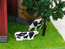 Load image into Gallery viewer, Menards 279-1992 Classic Dairy Barn w/ cows Farm Ranch O gauge lighted Retired