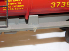 Load image into Gallery viewer, Lionel 6-17877 MKT Tank Car TTOS Convention Missouri Kansas Texas Katy O / 027