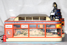 Load image into Gallery viewer, Lionel 6-14133 Hobby Shop Madison Hardware Lights Three Running Layouts! Accessory O