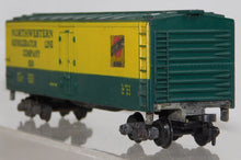 Load image into Gallery viewer, AC Gilbert HO Scale 520 Northwestern Refrigerator Line 1956 CNW Green Yellow