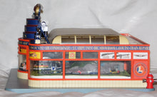 Load image into Gallery viewer, Lionel 6-14133 Hobby Shop Madison Hardware Lights Three Running Layouts! Accessory O