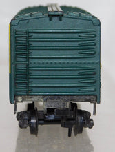 Load image into Gallery viewer, AC Gilbert HO Scale 520 Northwestern Refrigerator Line 1956 CNW Green Yellow
