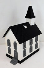 Load image into Gallery viewer, MTH 30-9002 #5 Country Church white w/black roof graywindows assmbld Ogauge '97