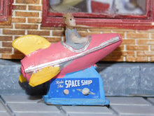 Load image into Gallery viewer, Menards 279-8488 Halls of Handsome BarberShop O gauge lighted + 6 figures barber