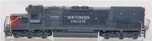 Load image into Gallery viewer, Athearn 8326 Southern Pacific SD40T-2 diesel engine Runs HO Strobe Tunnel Motor