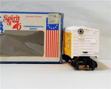 Load image into Gallery viewer, Lionel 6-7606 State of Massachusetts Box Car Spirit of 76 Bicentennial Colony