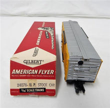 Load image into Gallery viewer, American Flyer 24076 Union Pacific Cattle Stock Car BOXED and CLEAN! postwar KNUCKLE
