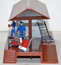 Load image into Gallery viewer, Plasticville USA Station Loading Platform w/ Figures & luggage assembled O & S