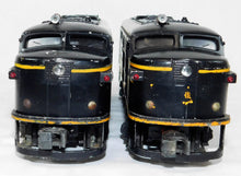 Load image into Gallery viewer, Lionel 2032 Erie AA Alco Black & Yellow Diesel Engine Locomotive & Dummy Horn SV