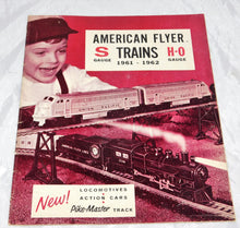 Load image into Gallery viewer, American Flyer 1961-62 Catalog D-2267 S gauge HO scale 24 pages Paper Vintage