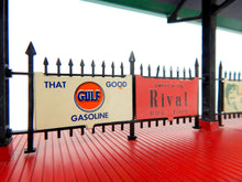 Load image into Gallery viewer, Lionel Trains 157 Postwar RED BASE Illuminated Station Platform CLEAN & SCARCE