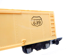 Load image into Gallery viewer, American Flyer 639 SCARCE! Unpainted CREAM reefer 1952 Link coupler refrigerator