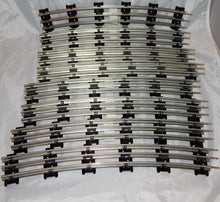 Load image into Gallery viewer, 8 Lionel 072 track curved 6-65572 tubular 3 rail 72" diameter half circle C9 O