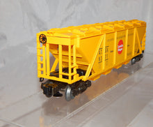 Load image into Gallery viewer, Clean Boxed Lionel 9371 Seaboard Coast Line Covered hopper Lantic Sugar O Quad