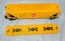 Load image into Gallery viewer, Clean Boxed Lionel 9371 Seaboard Coast Line Covered hopper Lantic Sugar O Quad