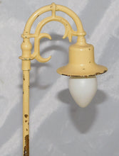 Load image into Gallery viewer, Lionel Trains #58 Gooseneck Street Lamp Cream Ornate 7.5" diecast O /Standard vintage