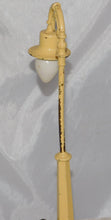 Load image into Gallery viewer, Lionel Trains #58 Gooseneck Street Lamp Cream Ornate 7.5" diecast O /Standard vintage