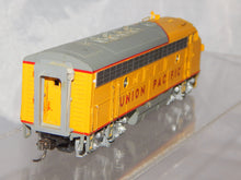 Load image into Gallery viewer, KATO HO scale Union Pacific EMD F3-A Diesel Locomotive diesel UP no# long Japan