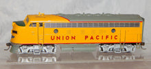 Load image into Gallery viewer, KATO HO scale Union Pacific EMD F3-A Diesel Locomotive diesel UP no# long Japan