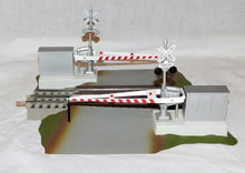 Load image into Gallery viewer, Lionel 6-12062 Fastrack Grade Crossing w/ Gates Flashers & Bell Sound C-7 Wrking