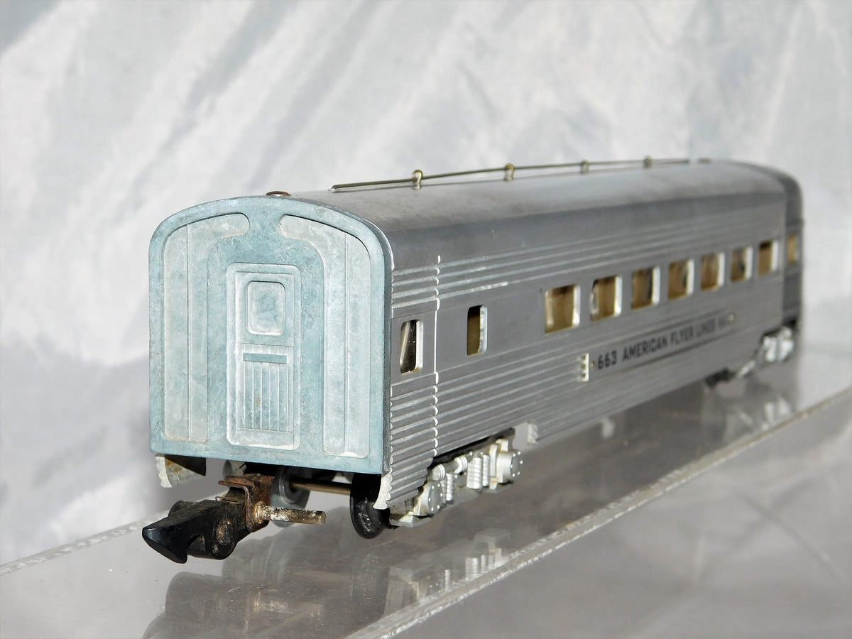 Athearn Roundhouse 79122 HO Streamlined Passenger Car Burlington Northern Coach #BN Como