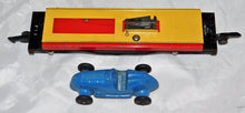 Load image into Gallery viewer, American Flyer 715 Unloading flatcar w/original Tootsietoy Blue Racer Works '52