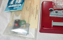 Load image into Gallery viewer, Lionel Trains 6-12912 Pumping Oil Platform Operating bubbling accessory LNIB C9